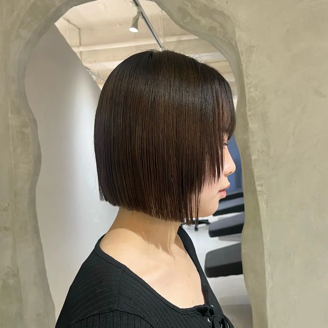 ミディアム ボブ カット ヘアカラー トリートメント 切りっぱなしボブ/ 艶カラー/綾莉のヘアスタイル