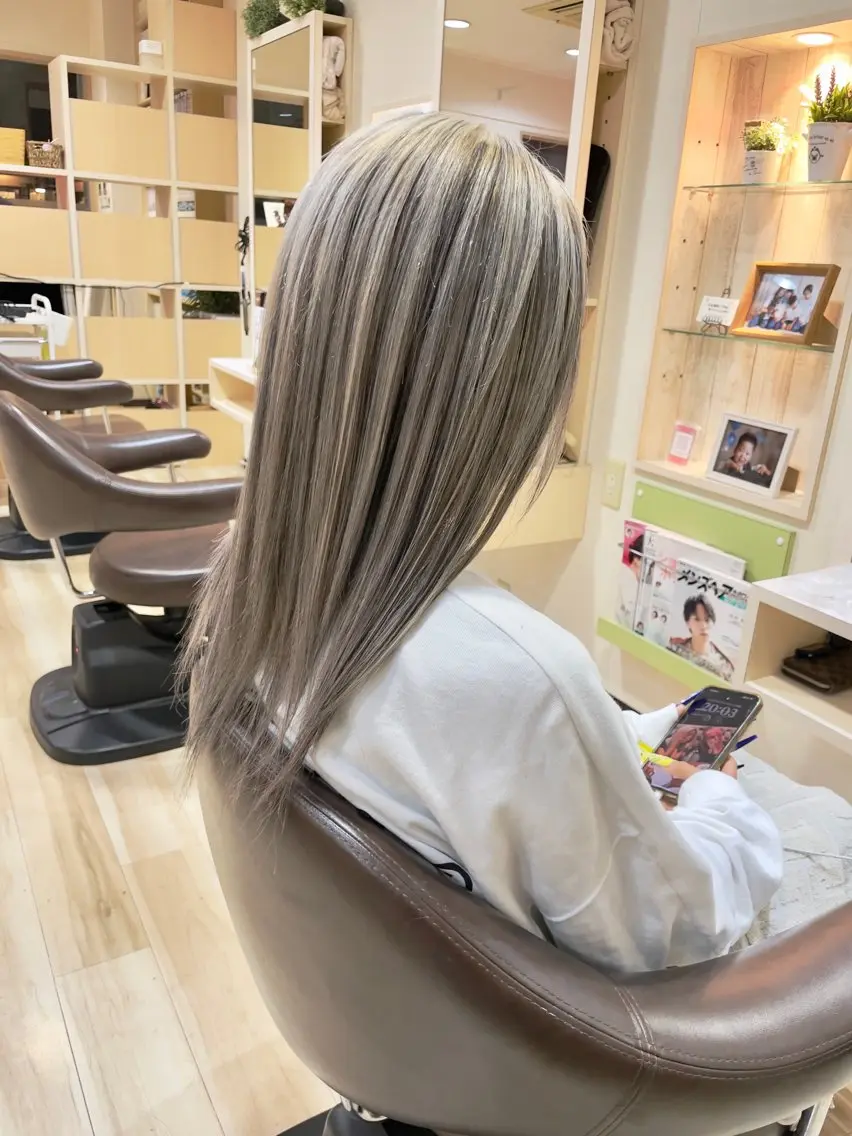 セミロング カラー バレイヤージュ ブリーチ デザインカラー レイヤーカット 🌈派手髪ハイトーン 🌈鈴木亮太🌈のヘアスタイル