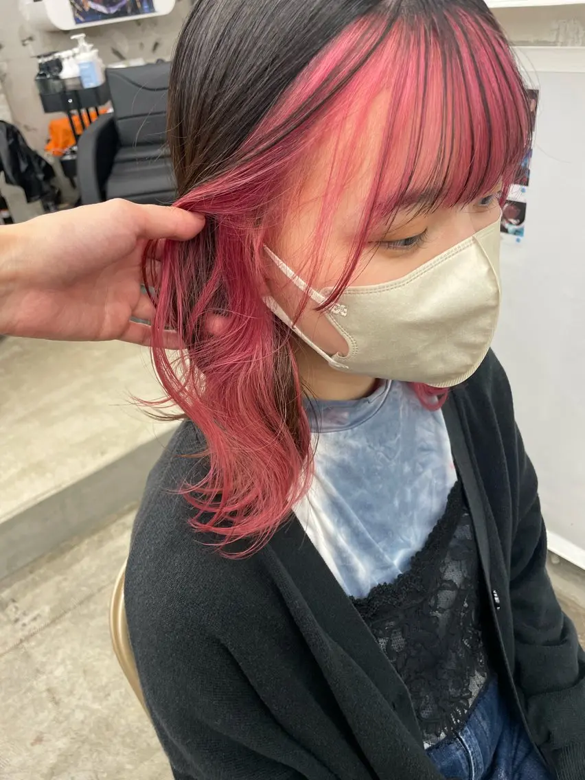 ロング カラー インナーカラー 推し ブリーチ  髪質改善のヘアスタイル