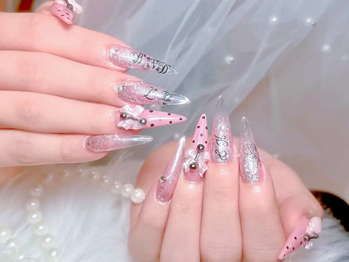 ネイル チークネイル 長さ出し フラッシュネイル フレンチネイル グラデーション ハンドネイル AN NAIL 高田馬場のネイルデザイン