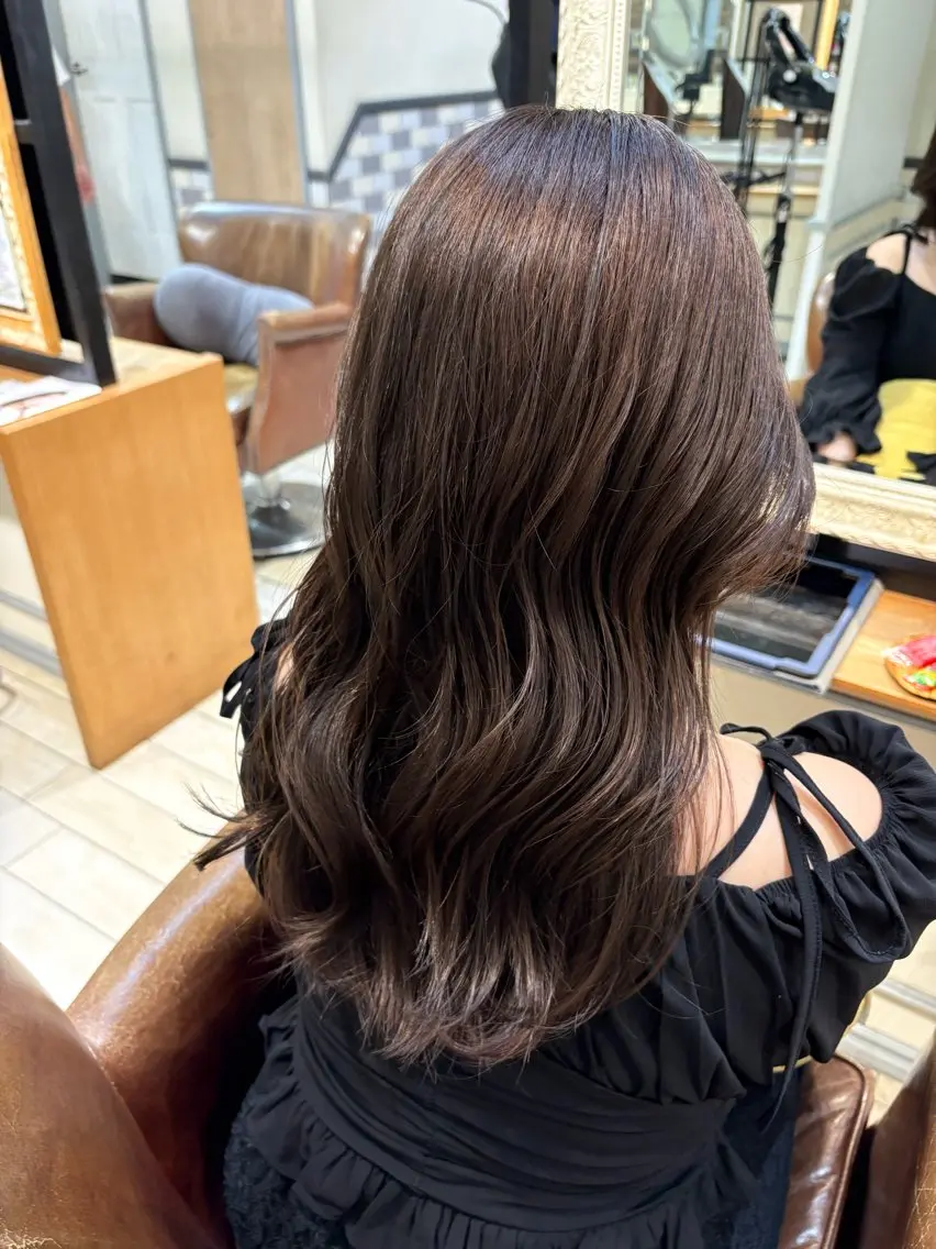 ロング カラー グレージュ ヘアカラー ヘッドスパ SUZUKI AIRIのヘアスタイル