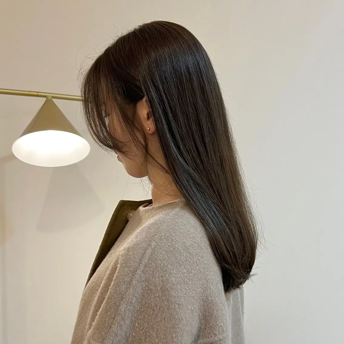 セミロング カラー ベージュカラー ブリーチ 透明感カラー ダブルカラー グレージュ ヘアカラー トリートメント 艶カラー/透明感 /ヒグチアオイのヘアスタイル