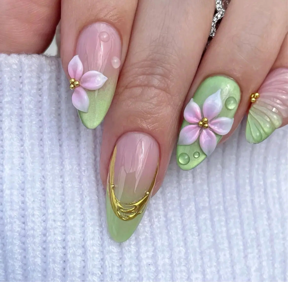 ネイル ハンドネイル ハンドケア Mika Nails 心斎橋のネイルデザイン