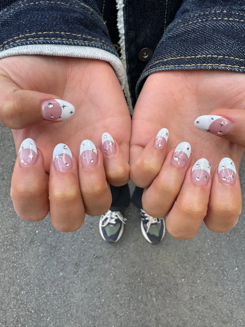 ネイル フレンチネイル キラキラネイル 韓国ネイル マグネットネイル MH_ Nailのネイルデザイン