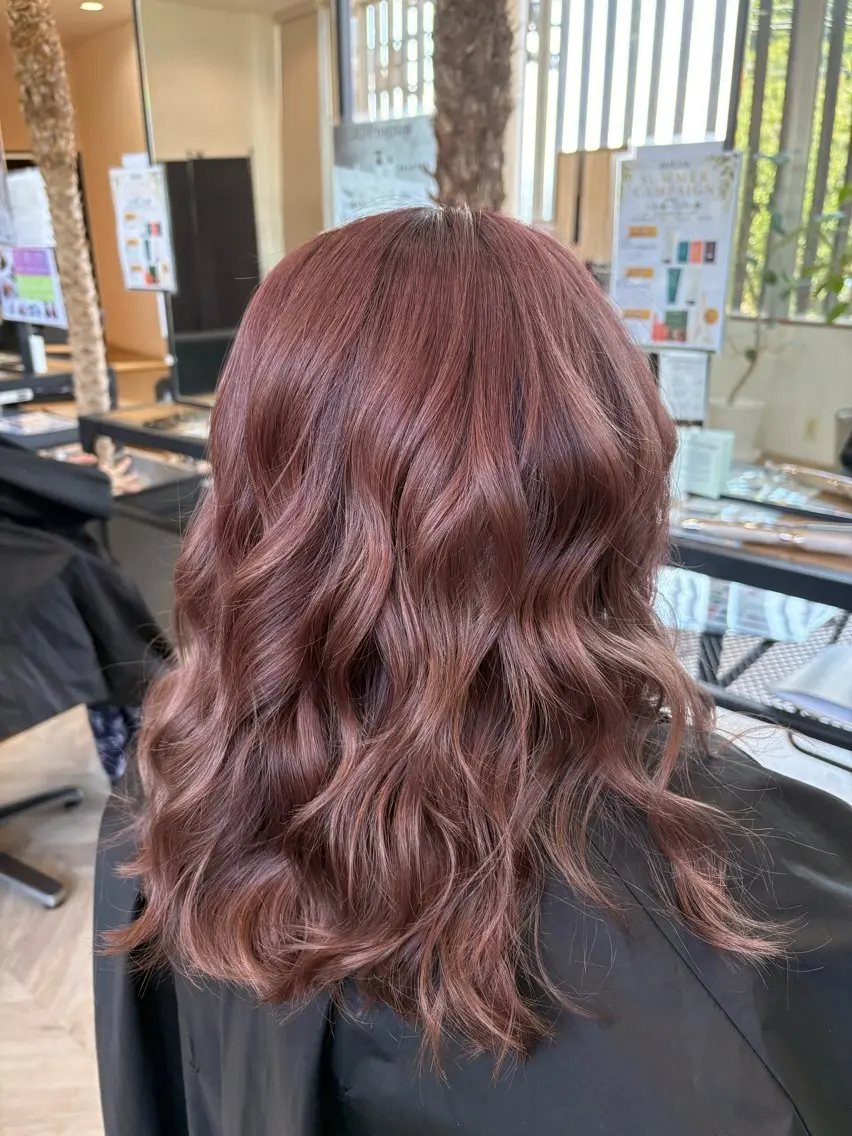 ミディアム ピンクブラウン ヘアカラー トリートメント 宮崎 瑠梨のヘアスタイル
