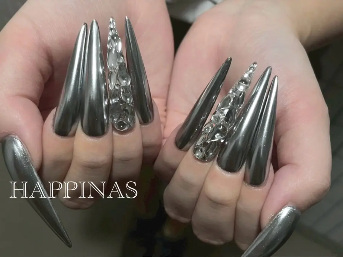 ネイル ゴージャス キラキラネイル ロングネイル ミラーネイル スカルプネイル HAPPINAS Jrネイリスト💅のネイルデザイン
