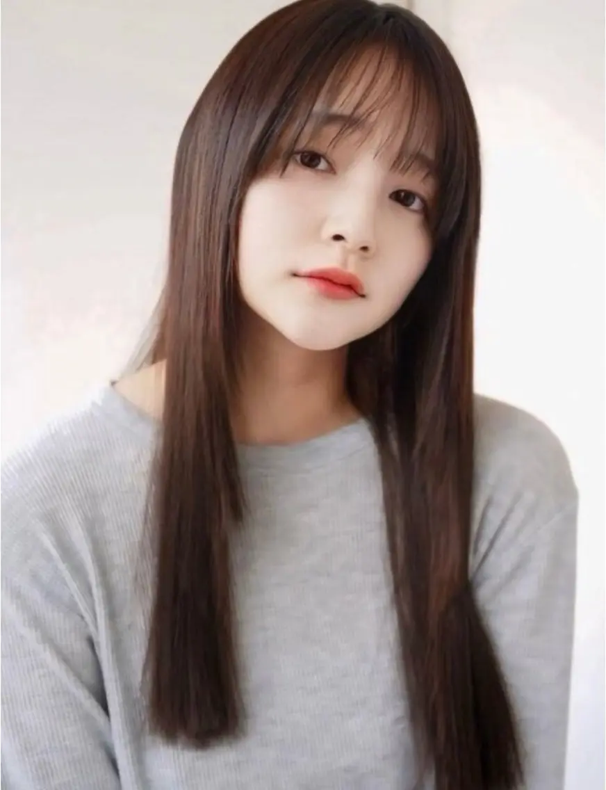 ロング 白井 音羽のヘアスタイル