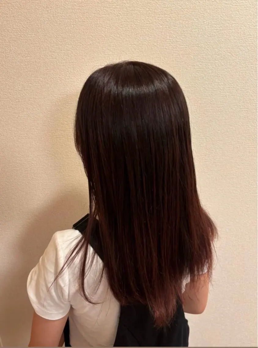 セミロング カラー ルプラボウ　岡田 莉音のヘアスタイル
