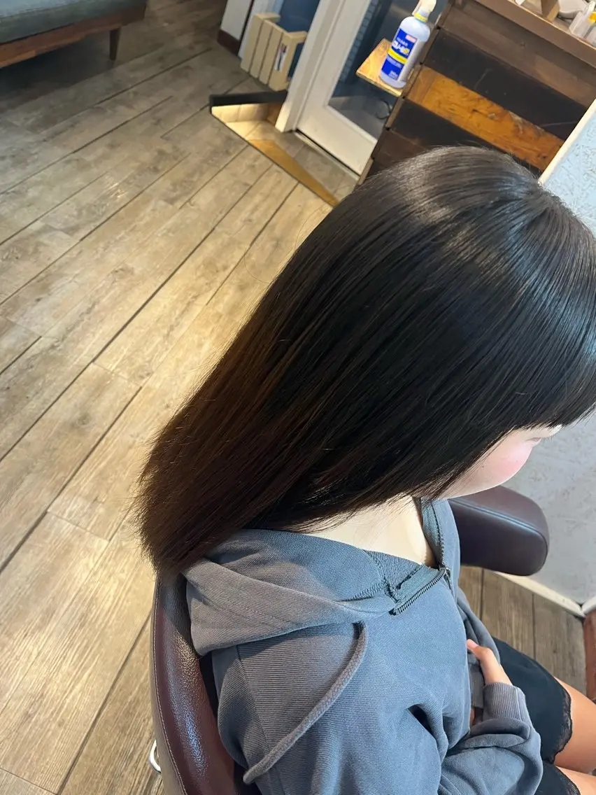 ロング カット 縮毛矯正 岩田 実那のヘアスタイル