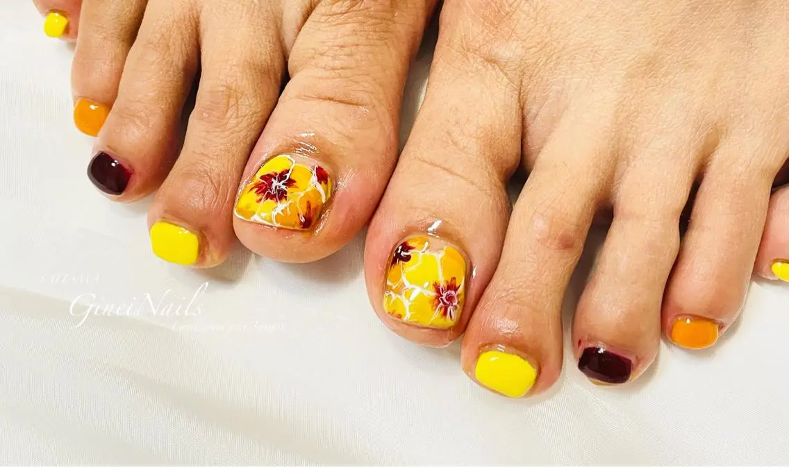 ネイル フットネイル ロングネイル ニュアンスネイル 夏ネイル Genie Nailsのネイルデザイン