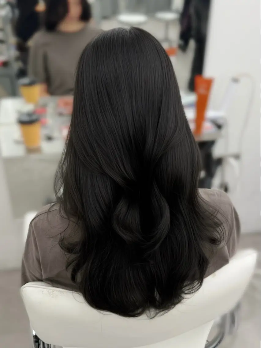 ロング カラー 黒髪 ブルーカラー ブルーブラック カット ヘアカラー トリートメント 韓国ヘア/顔周り ヘアセット/加藤優里のヘアスタイル