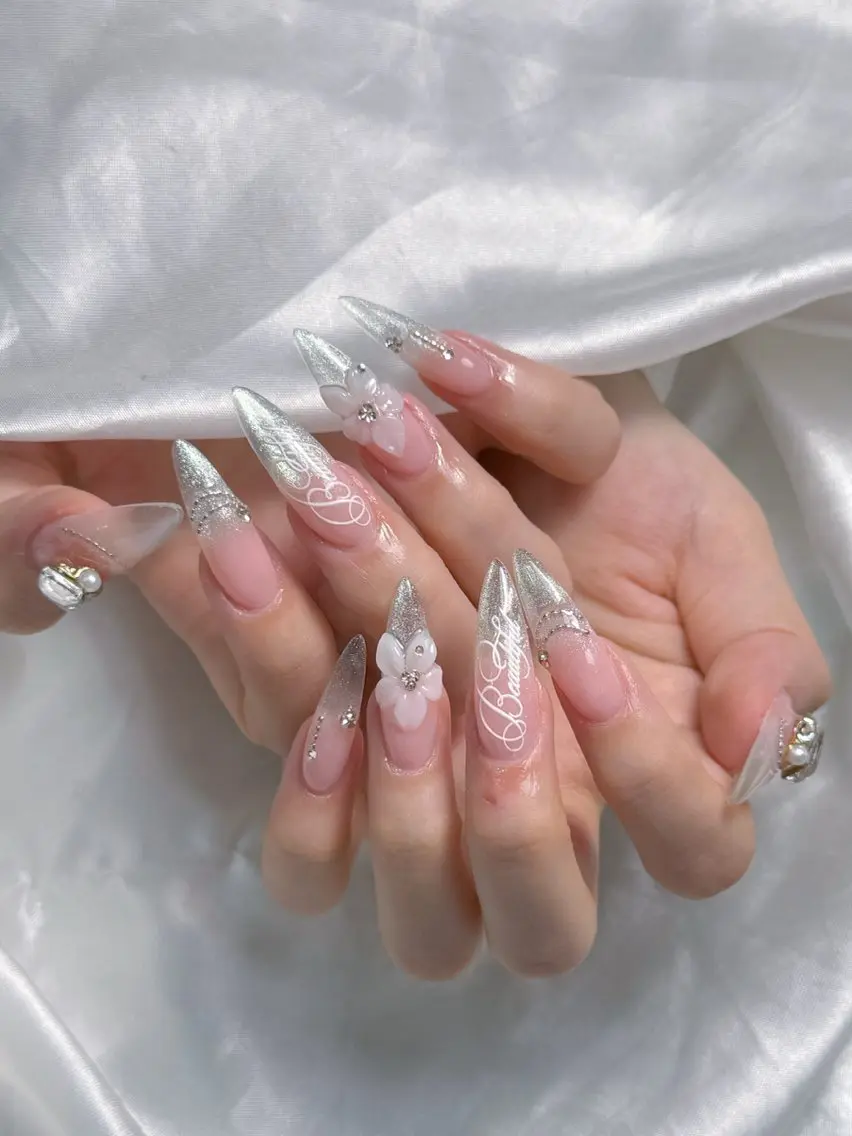 ネイル ハンドネイル LEELA NAIL STUDIOのネイルデザイン