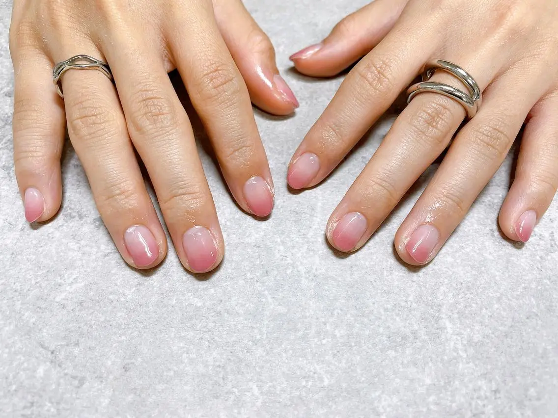 ネイル オーロラネイル フラワーネイル フットネイル フレンチネイル ジェルネイル mogunail &blowのネイルデザイン