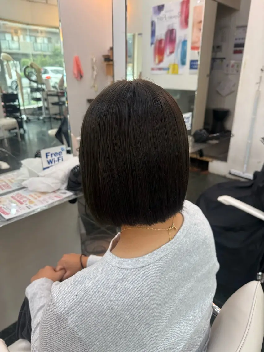 ショート ヘアカラー 透明感カラー💎 岩崎美優のヘアスタイル