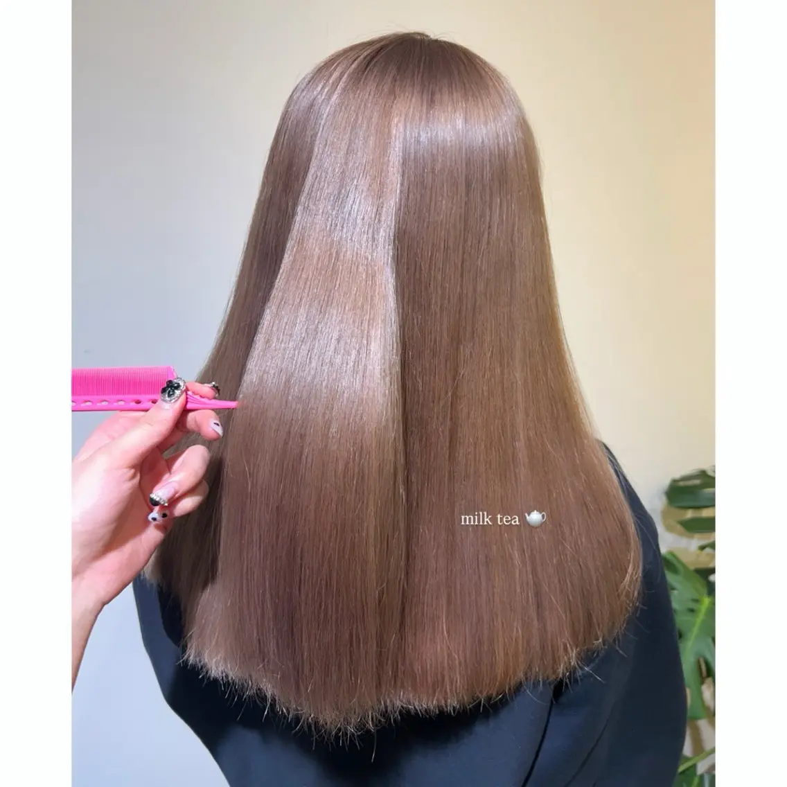 ロング カラー ベージュカラー ブリーチ つくばUtooe's 石田桃花のヘアスタイル