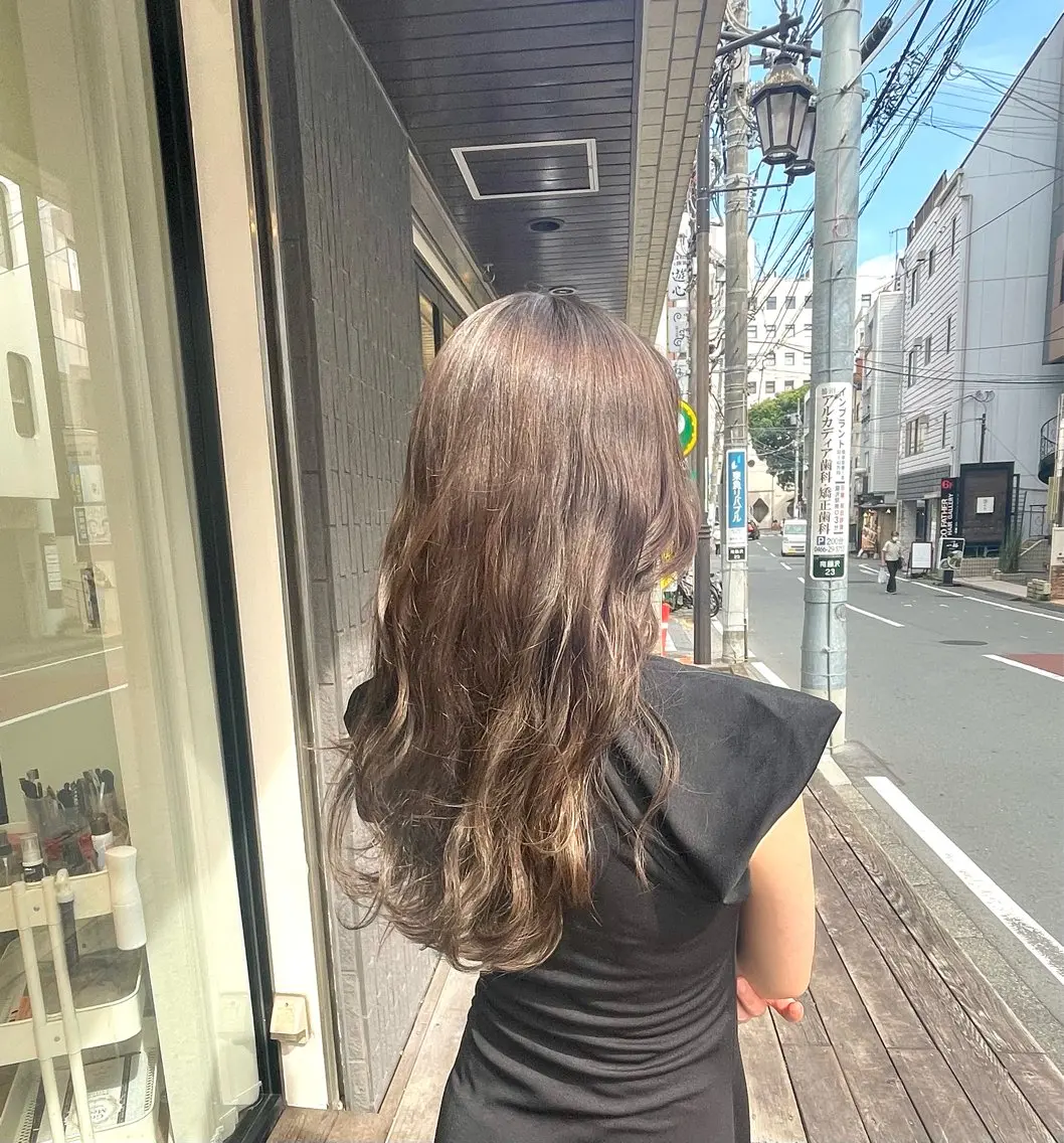 [イメチェンしたい方に✨️️🩵]全頭ブリーチオンカラーの写真