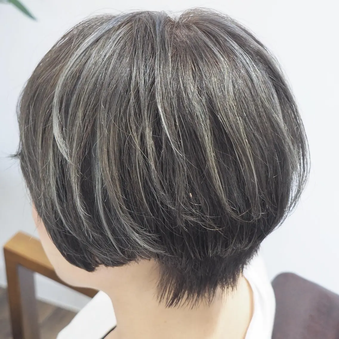 ショート カラー 土屋 貴章のヘアスタイル