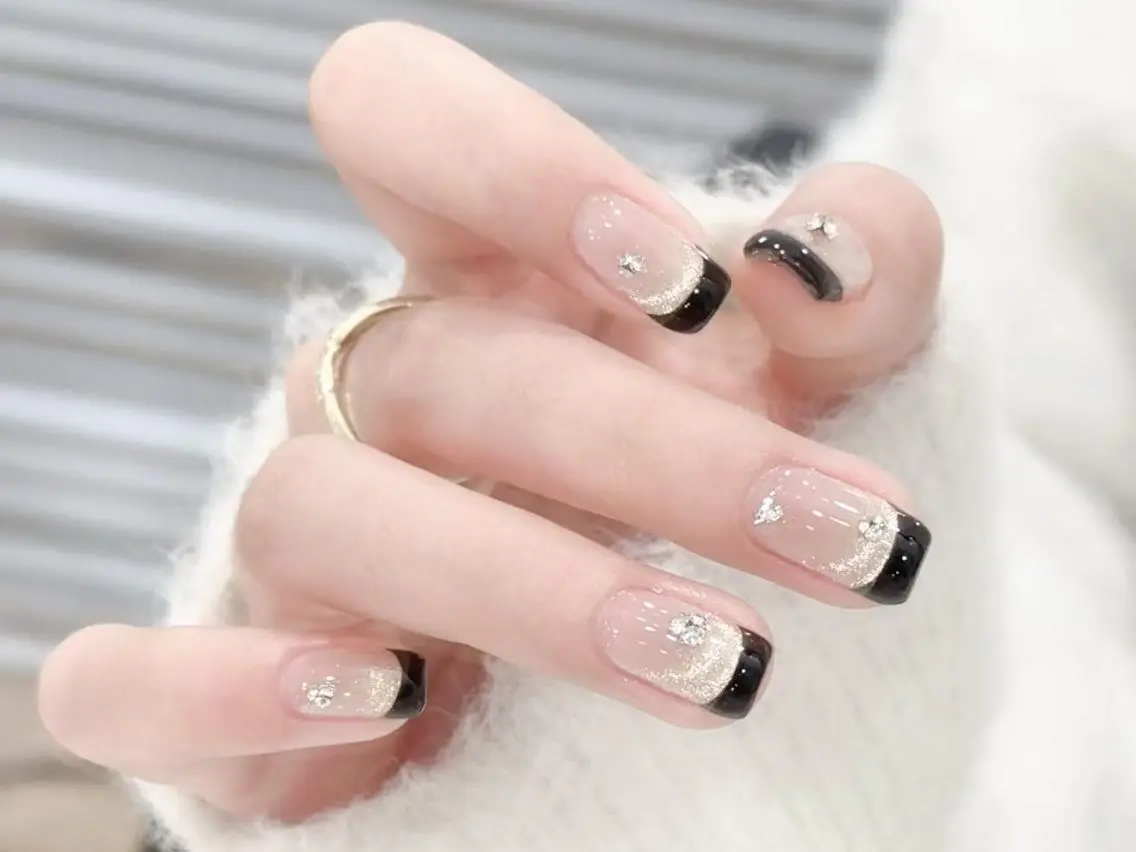 ネイル オーロラネイル チークネイル 長さ出し フットネイル フレンチネイル yumi nailのネイルデザイン
