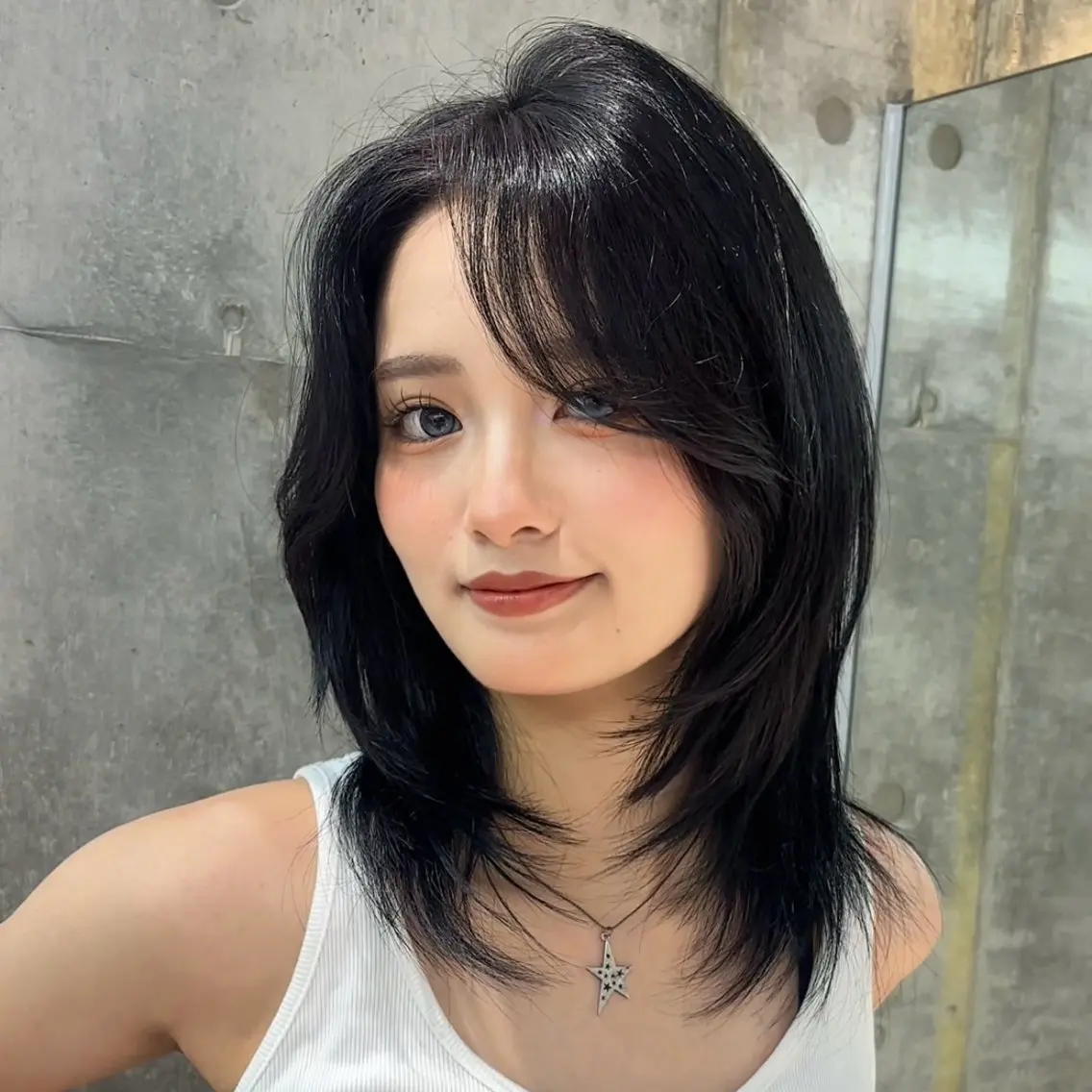 ミディアム カラー ミディアムレイヤー 伸ばしかけ レイヤーカット 🎀𝑆𝐴𝑅𝐴 /レイヤーカット🎀のヘアスタイル
