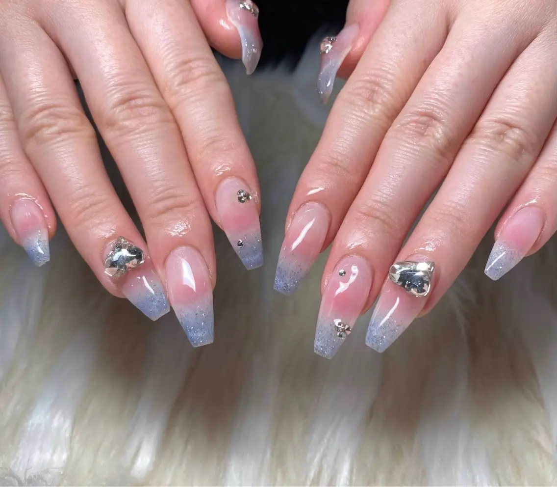 ネイル チークネイル フラッシュネイル ジェルネイル グラデーション ハート ハンドネイル Nail&eye Belire 新宿のネイルデザイン