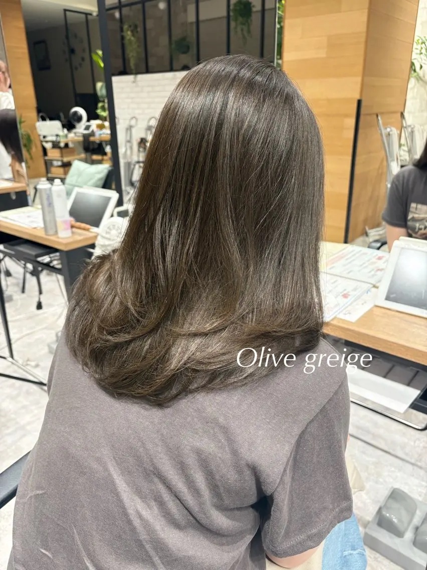 ミディアム カラー グレージュ オリーブグレージュ オリーブグレー The C 海老名 SHUREIのヘアスタイル
