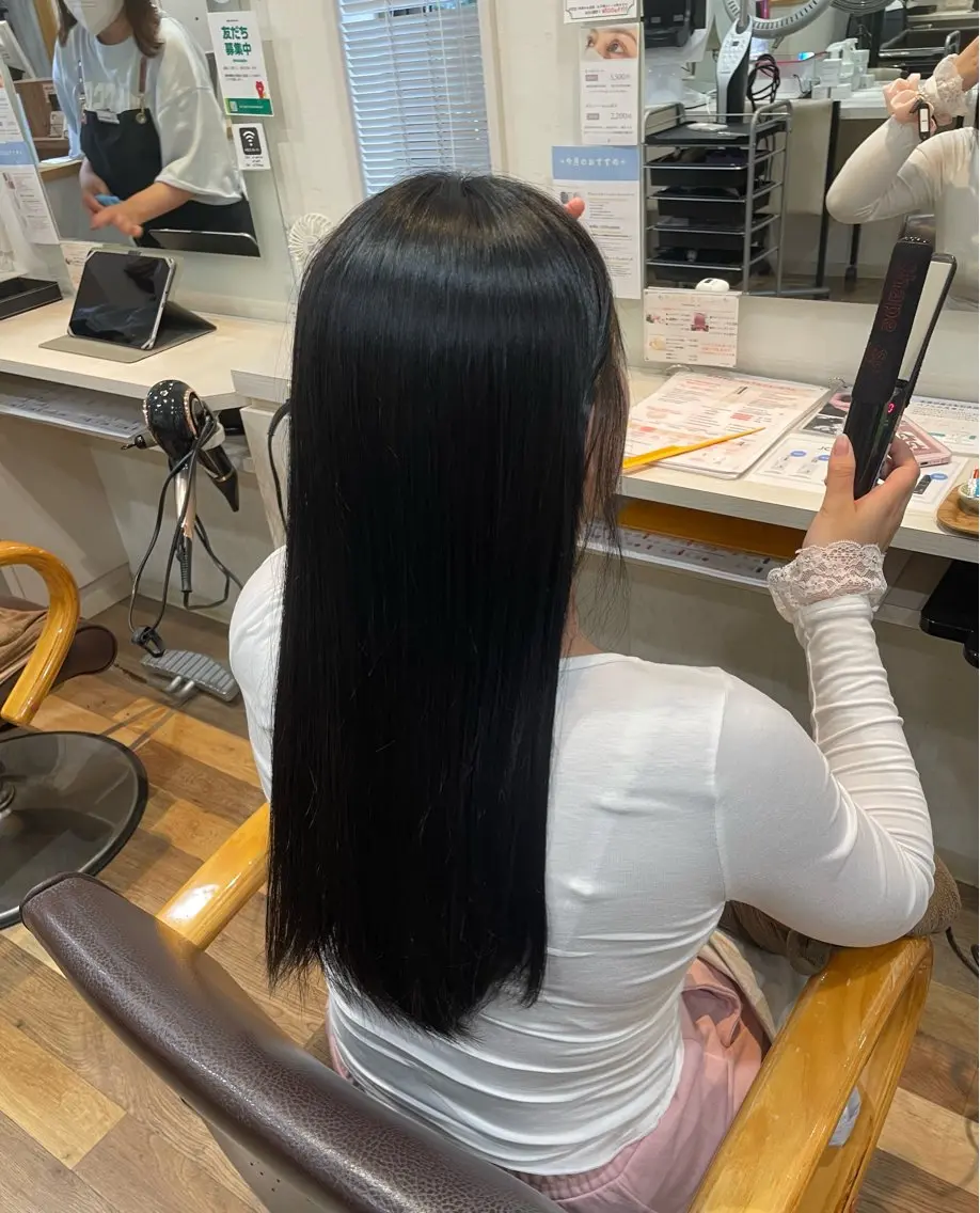 カラー 黒髪 ef 千枝芙貴のヘアスタイル