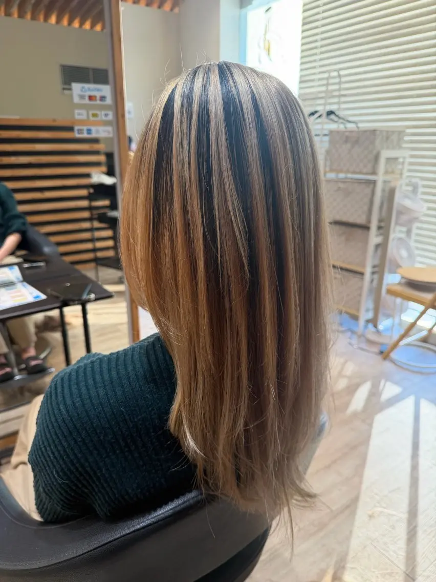 カット+ブリーチカラー+髪質改善の写真