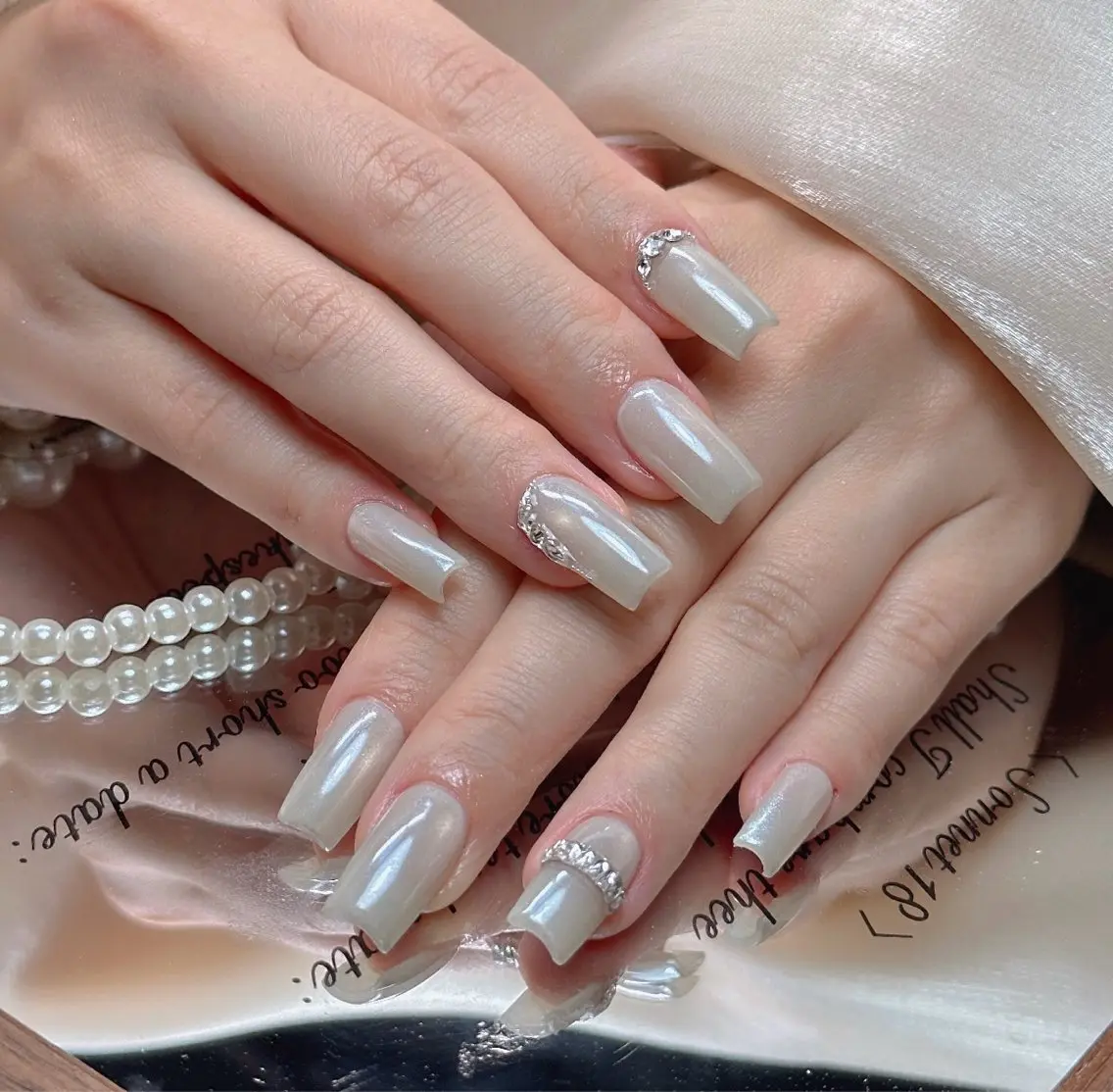 ネイル べっ甲ネイル チークネイル 成人式 長さ出し フラッシュネイル ハンドネイル ハンドケア For you. Nail Salonのネイルデザイン