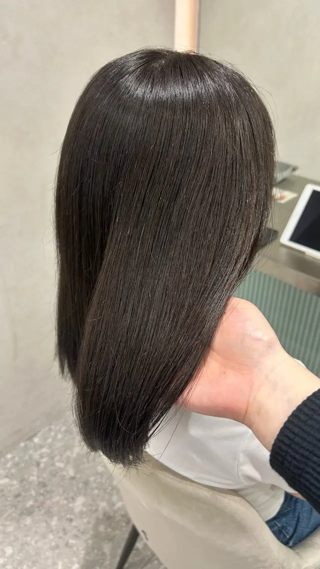 カラー 透明感カラー グレージュ ヘアカラー トリートメント あ い か 🎀 レイヤーカットのヘアスタイル