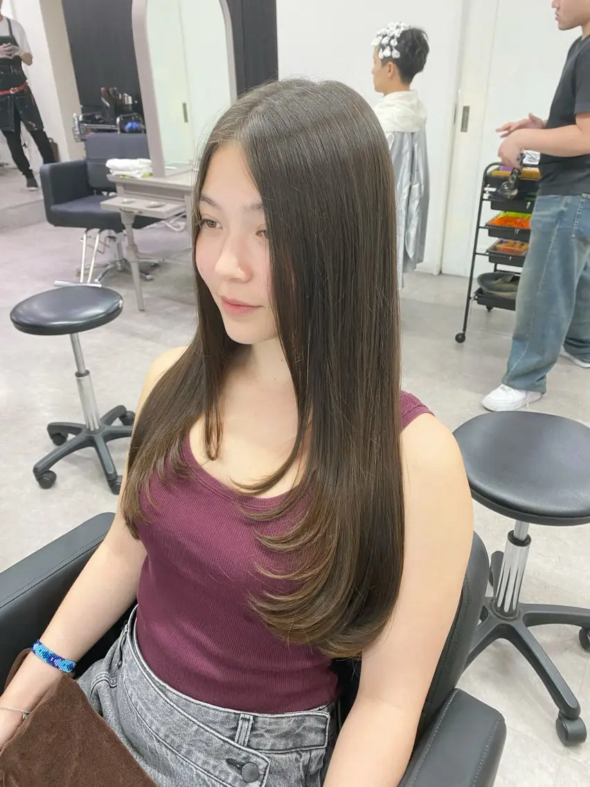 ロング 友田 千栄のヘアスタイル