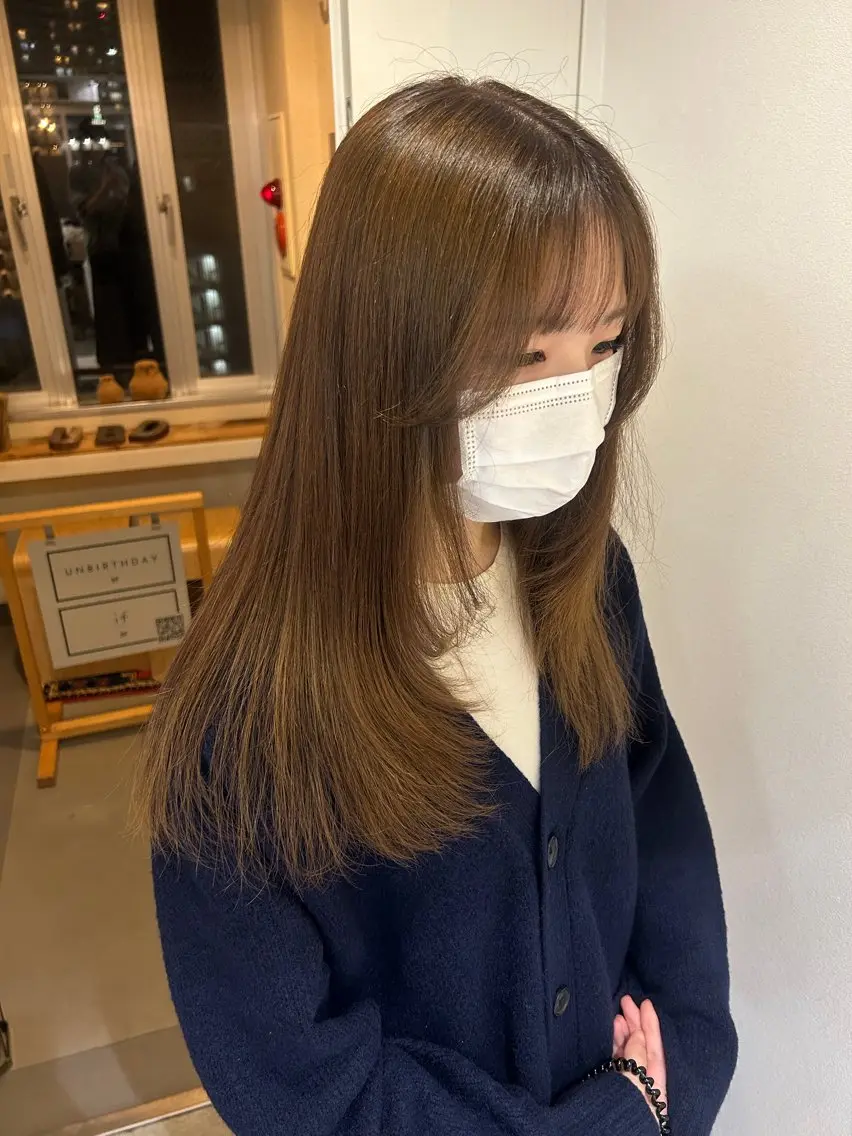 セミロング カラー レイヤーカット UNBIRTHDAY ゆづみのヘアスタイル