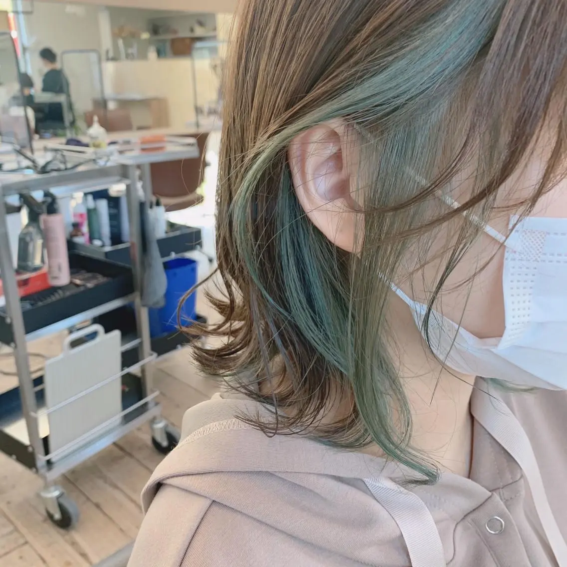 ミディアム カラー 綿貫 美雪のヘアスタイル