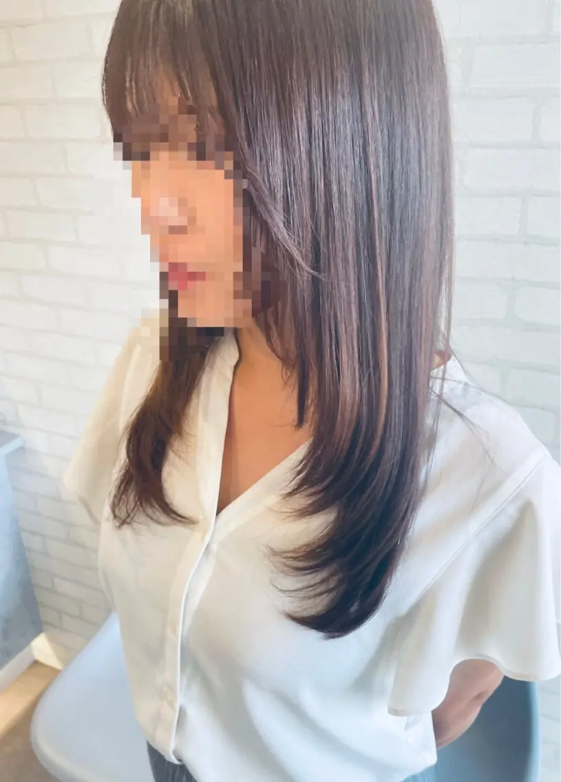 セミロング 顔まわりレイヤー レイヤーカット カット え りのヘアスタイル