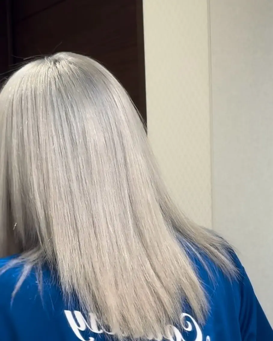 カラー iki shihoのヘアスタイル
