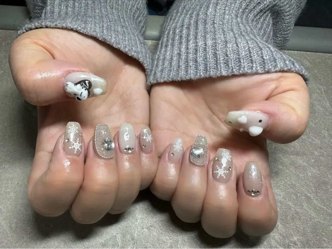 ネイル LAVISH 大和店 emi・:*+のネイルデザイン