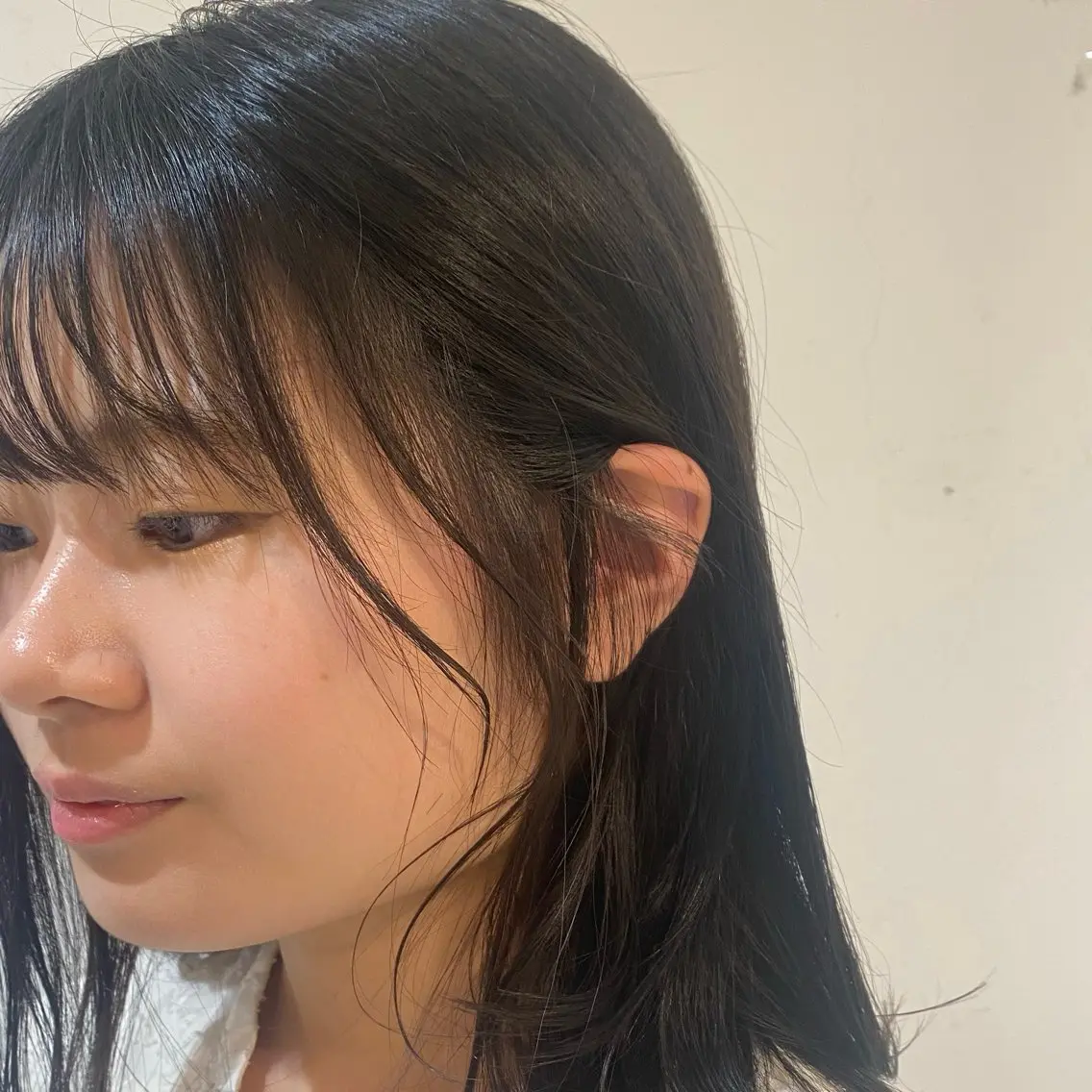 ミディアム 顔周りカット 似合わせカット AiRU hair RIRIKOのヘアスタイル