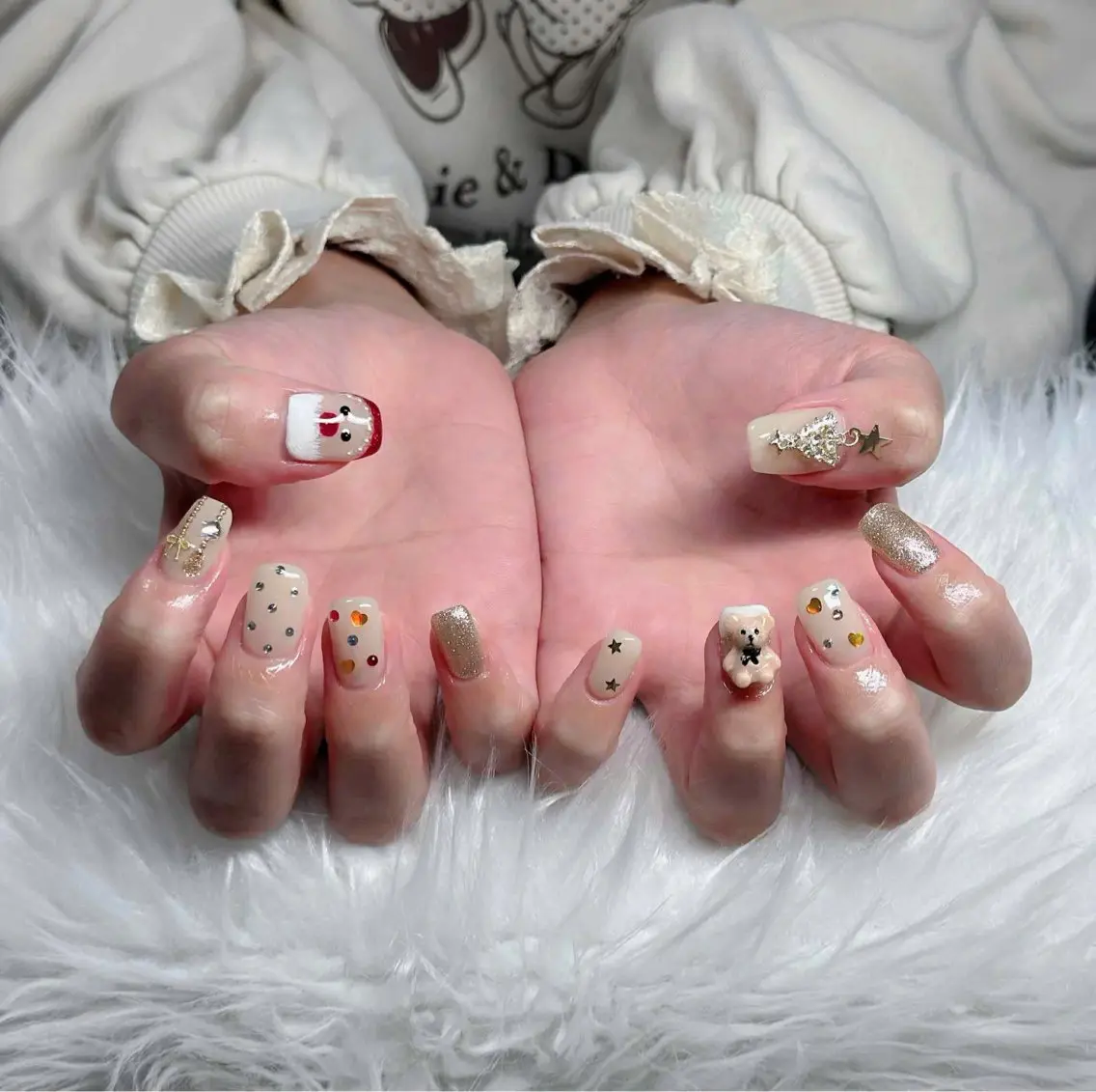 ネイル オーロラネイル フレンチネイル ジェルネイル ハロウィン キラキラネイル ハンドネイル H.baby Nail Salonのネイルデザイン