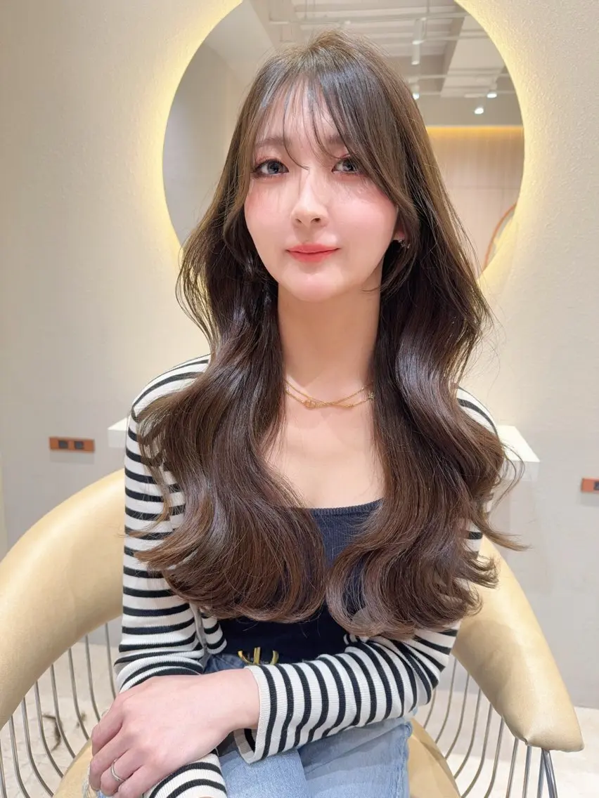 セミロング カラー カット ヘアカラー トリートメント 縮毛矯正✨🫧 レイヤー川村利幸のヘアスタイル