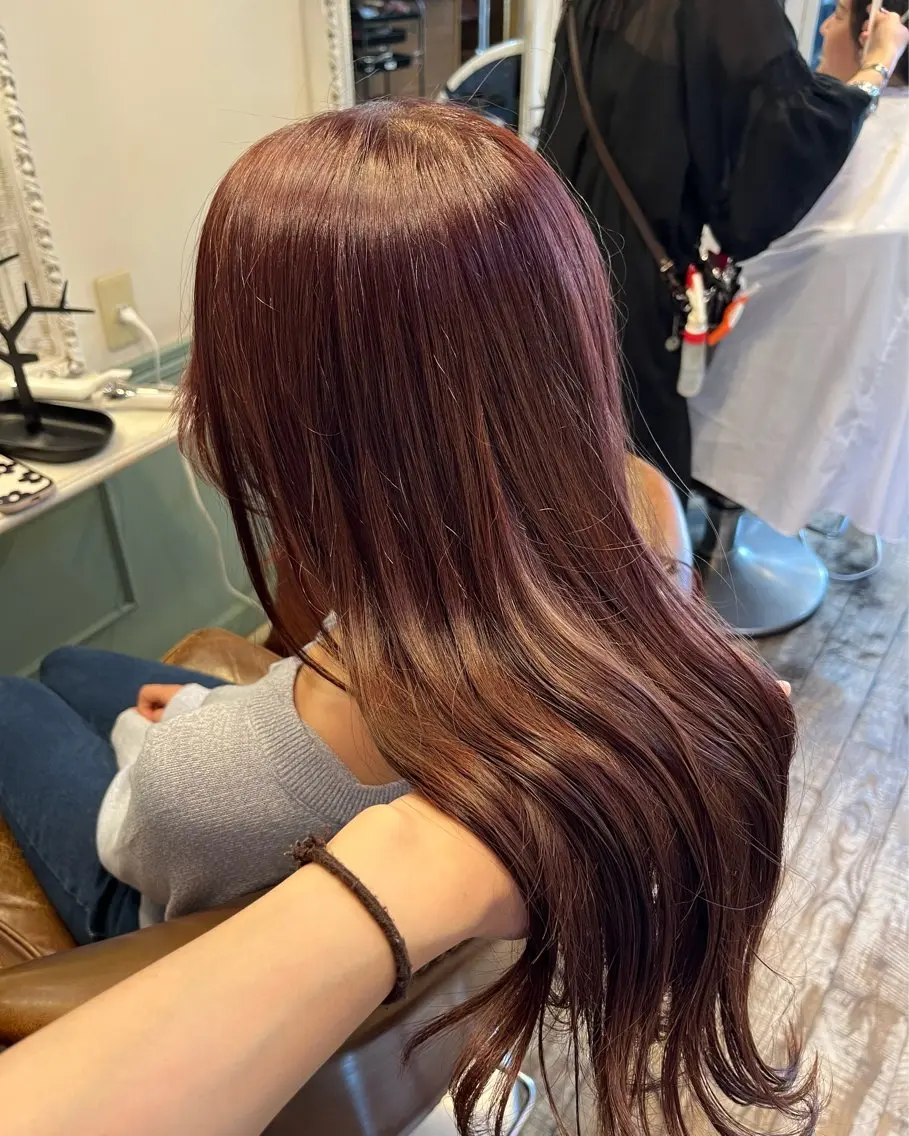 ロング カット ヘアカラー 岩谷 愛依のヘアスタイル