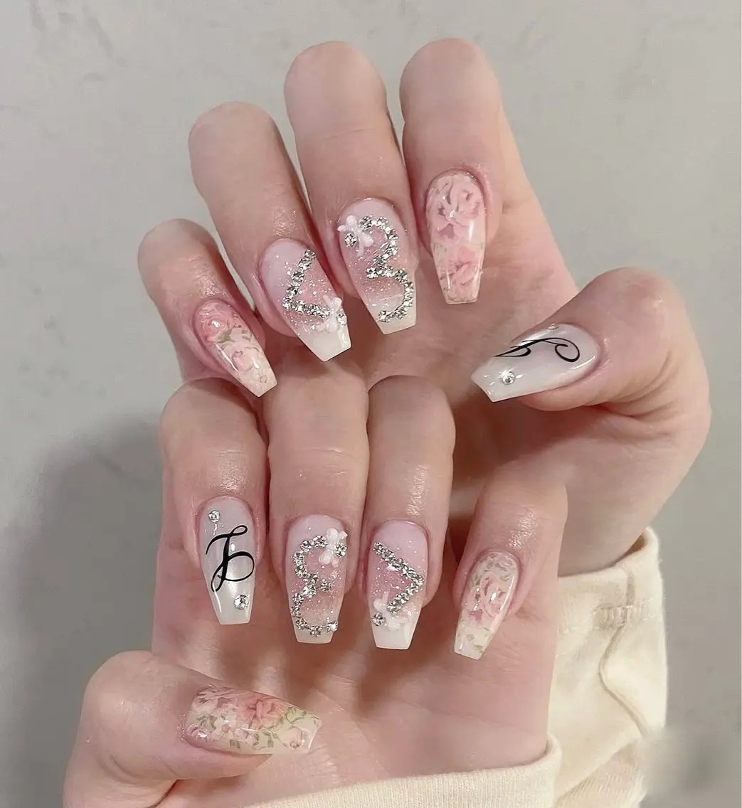 ネイル アートネイル ボルドー フレンチネイル ジェルネイル 氷ネイル・うるうるネイル ハンドネイル Julie NailSalonのネイルデザイン