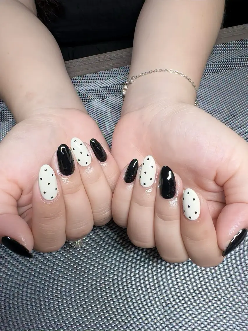 ネイル チークネイル フレンチネイル グラデーション キラキラネイル 韓国ネイル Minette nailHuongのネイルデザイン