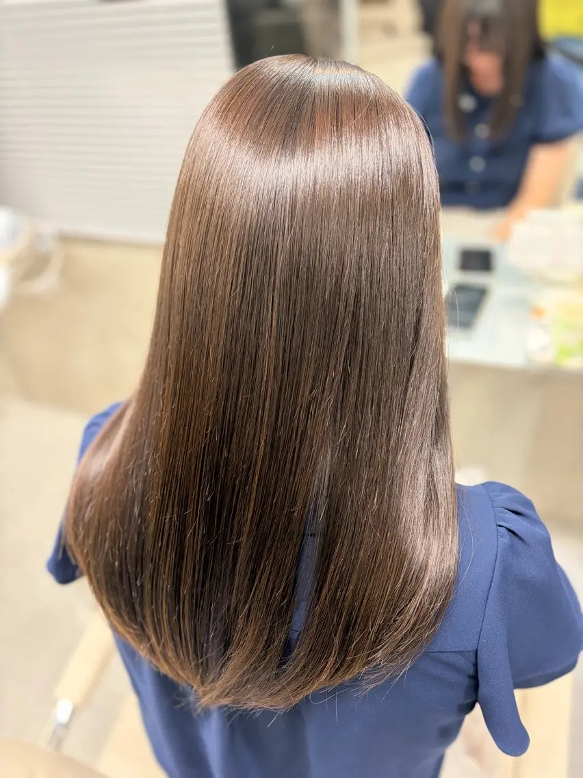 セミロング ヘアカラー 松山 琳音菜のヘアスタイル