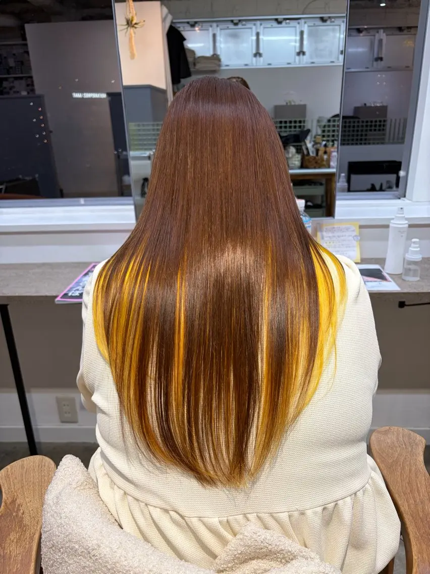 ロング カラー ヘアカラー UNBIRTHDAY いずみのヘアスタイル