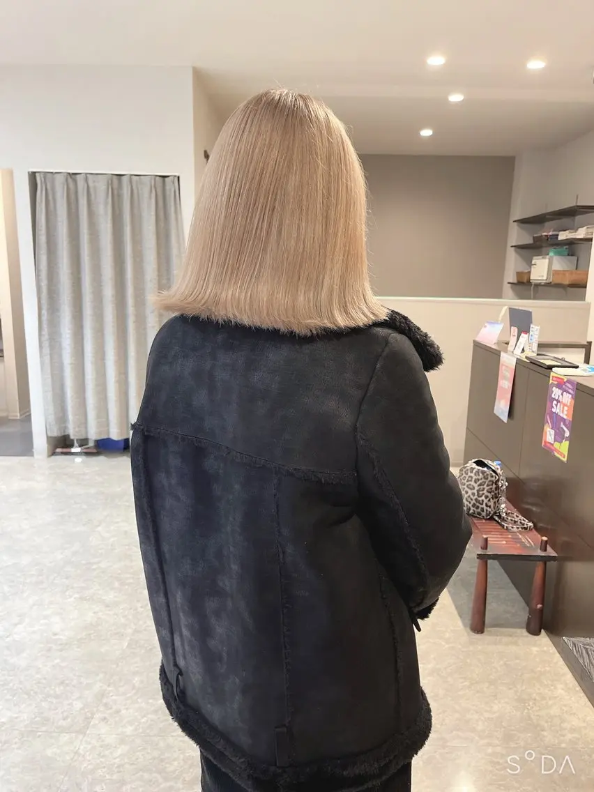 ミディアム カラー ヘアカラー 尼丁 勇磨のヘアスタイル