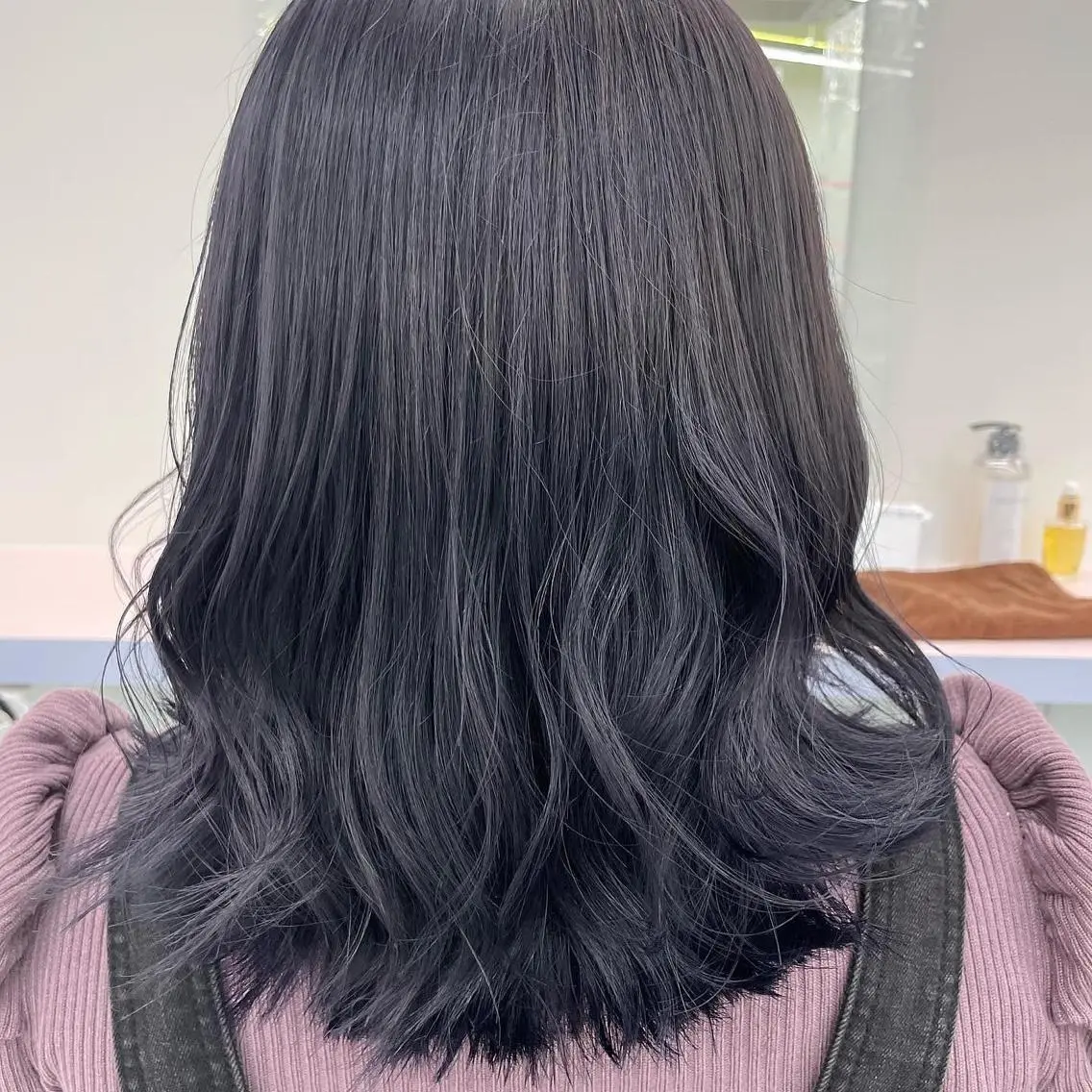 ミディアム カラー アッシュ ブルーカラー ブルーアッシュ ヘアカラー トリートメント 🫧ハイトーン🫧 ベージュ🫧徹哉のヘアスタイル