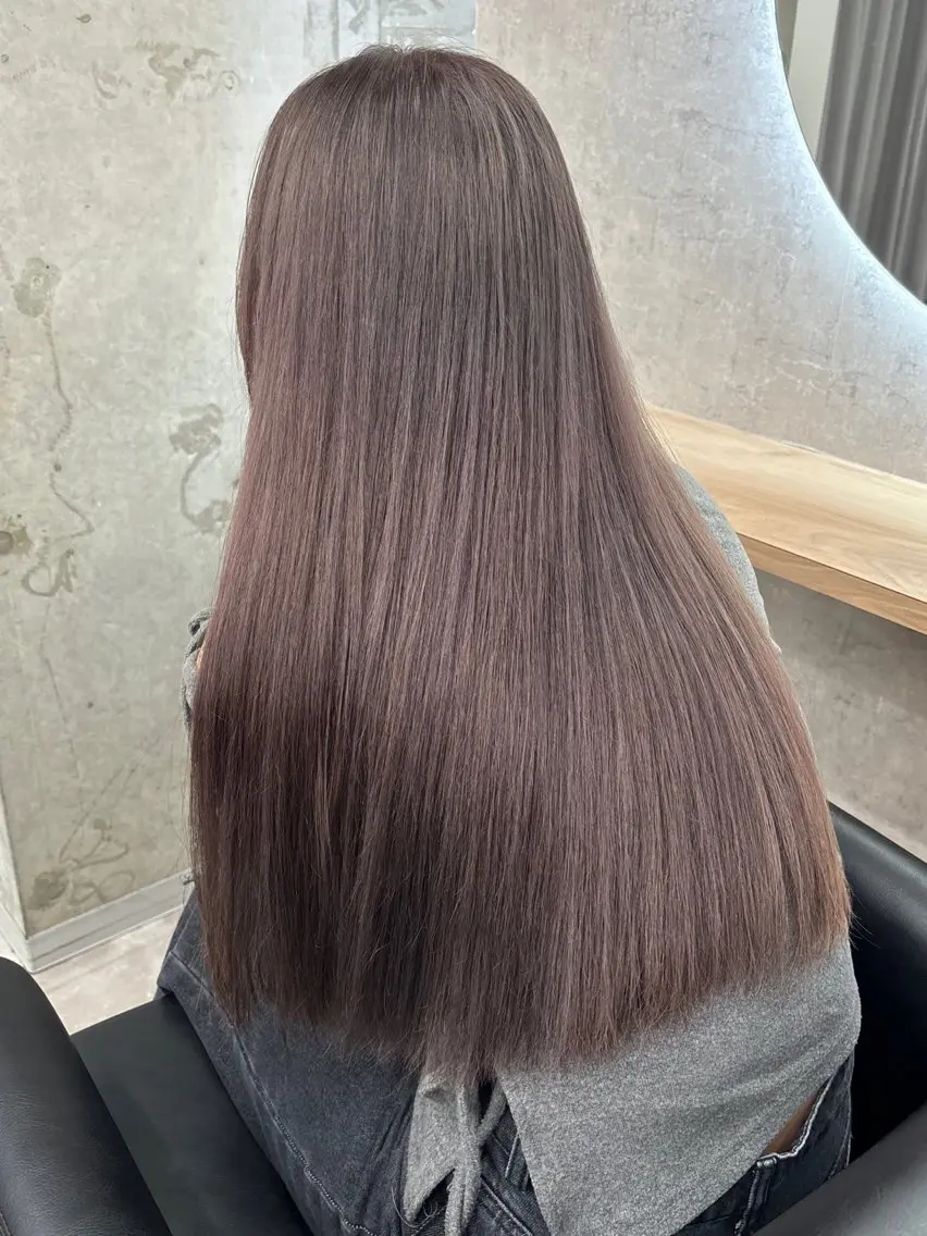 ロング トリートメント ヘアカラー 秋山 七海のヘアスタイル