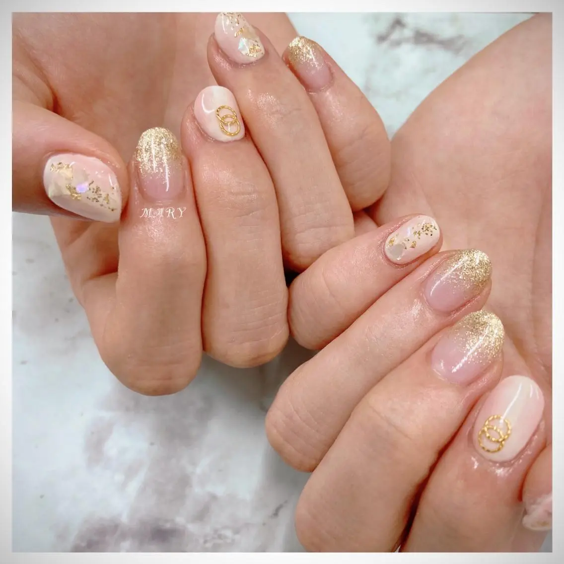 ネイル ゴールド ニュアンスネイル ワンカラーネイル 春ネイル ハンドネイル Mary nail .narumiのネイルデザイン