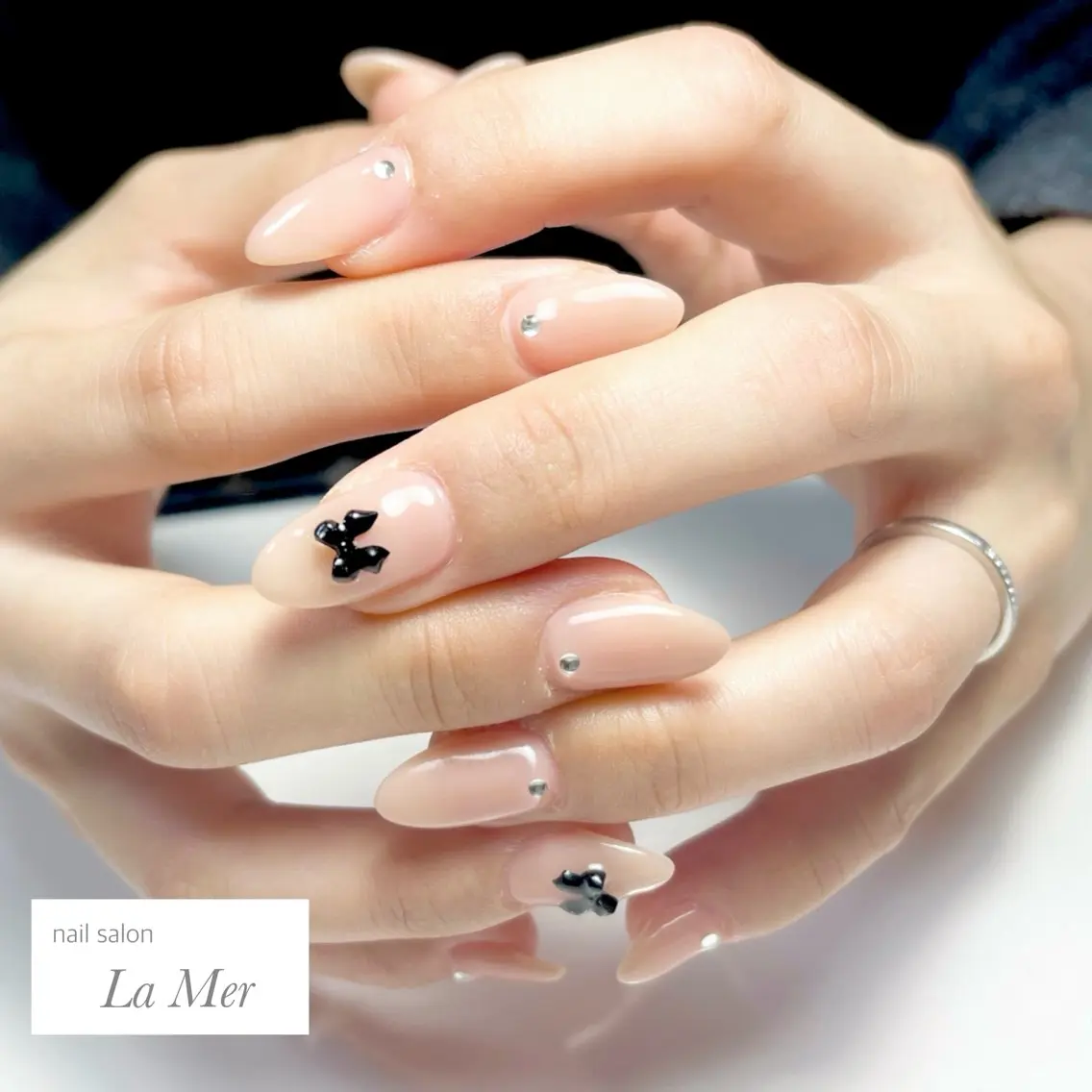 ネイル ジェルネイル 韓国ネイル オフィスネイル ワンカラーネイル リボン ハンドネイル nailsalon La Merのネイルデザイン