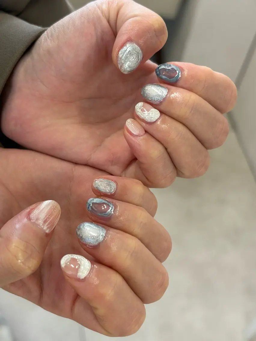 ネイル ニュアンスネイル 𝓨𝓾𝓴𝓲 🫧🌷のネイルデザイン