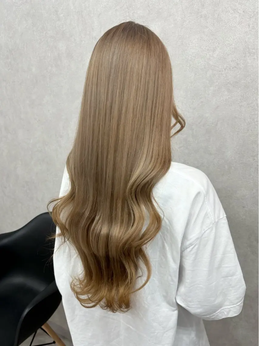 ロング カラー ハイトーン・ブリーチ ムラ修正　八須　錬のヘアスタイル